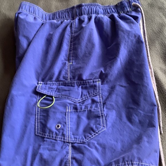 Men’s Newport Blue swim trunks.  Blue with green accents.  Size Large. - Picture 4 of 6